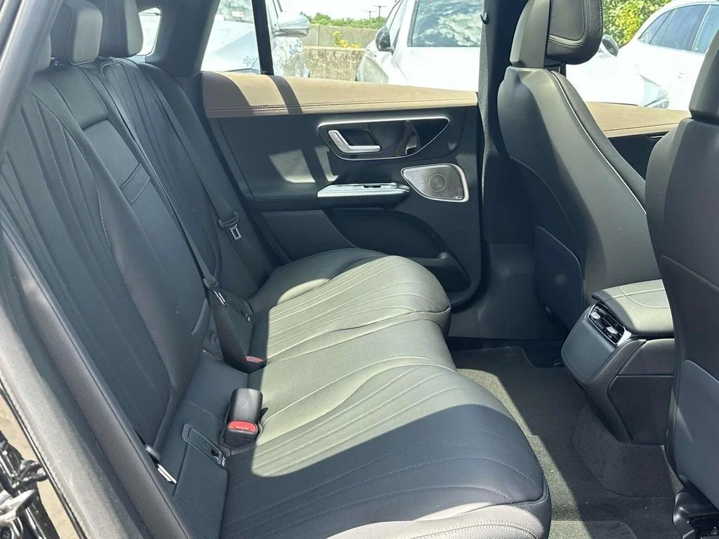 Аренда Mercedes EQE